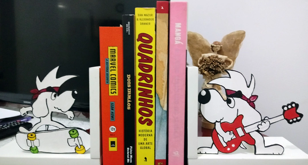 Aparador de Livros Personalizado do Punk Dog